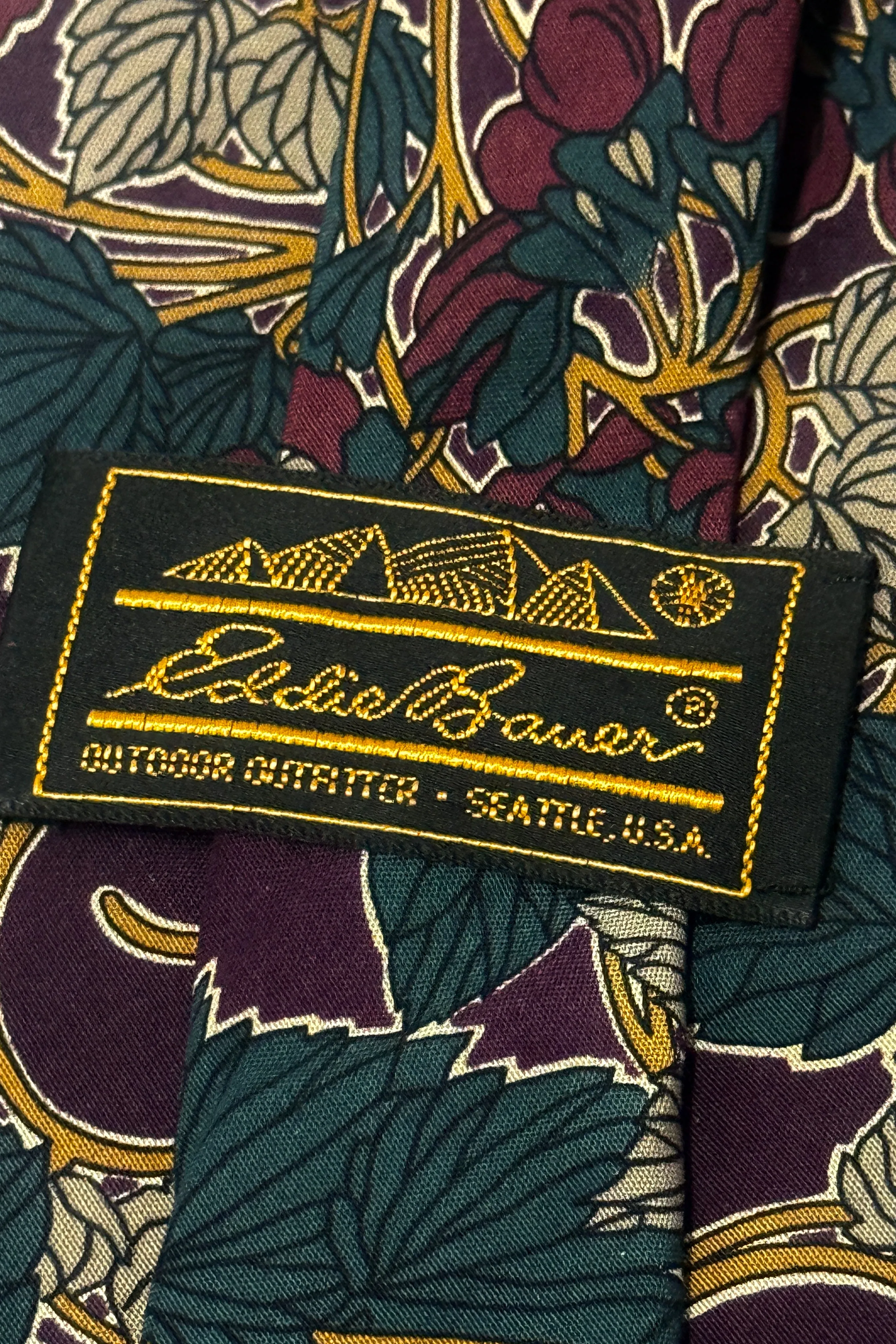 1980’S EDDIE BAUER MADE IN USA 100% ITALIAN SILK FLORAL HANDMADE TIE