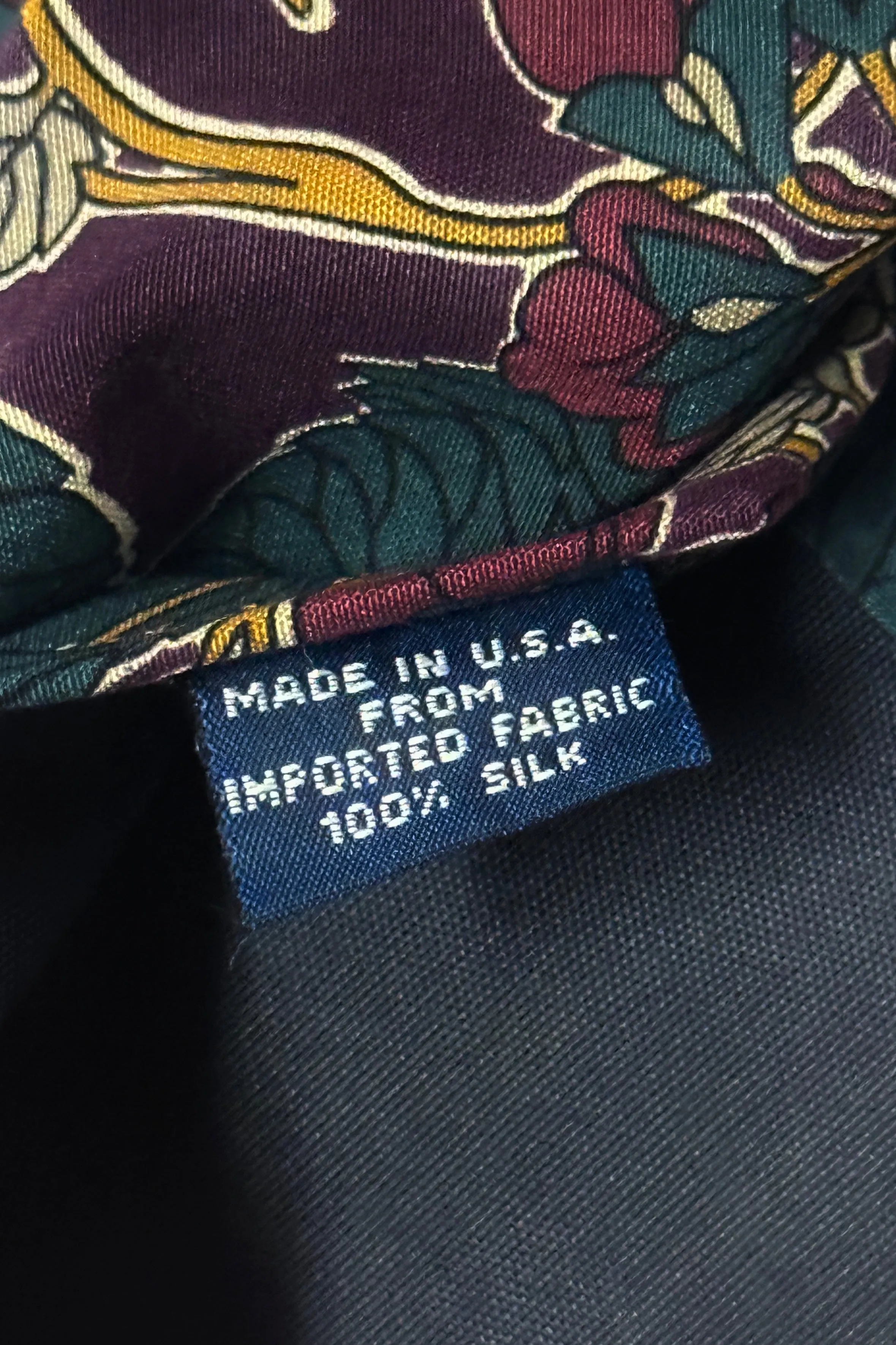 1980’S EDDIE BAUER MADE IN USA 100% ITALIAN SILK FLORAL HANDMADE TIE